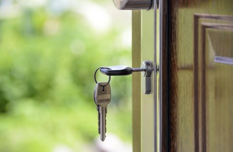 house-gb97a97357_1920.jpg